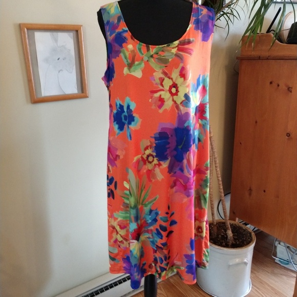 Summer dress - Picture 1 of 3